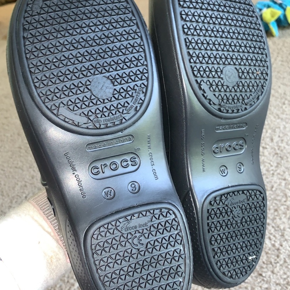 Black Croc nursing clogs size 9